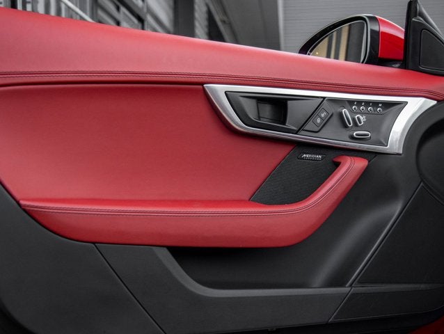 2018 Jaguar F-TYPE R