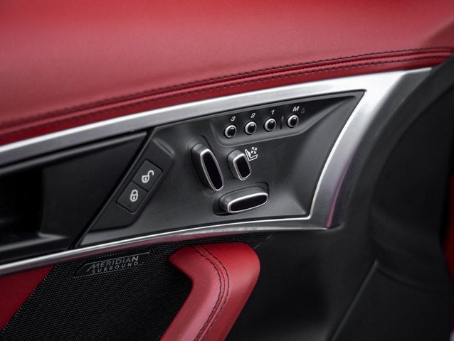 2018 Jaguar F-TYPE R