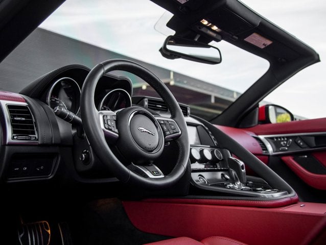 2018 Jaguar F-TYPE R