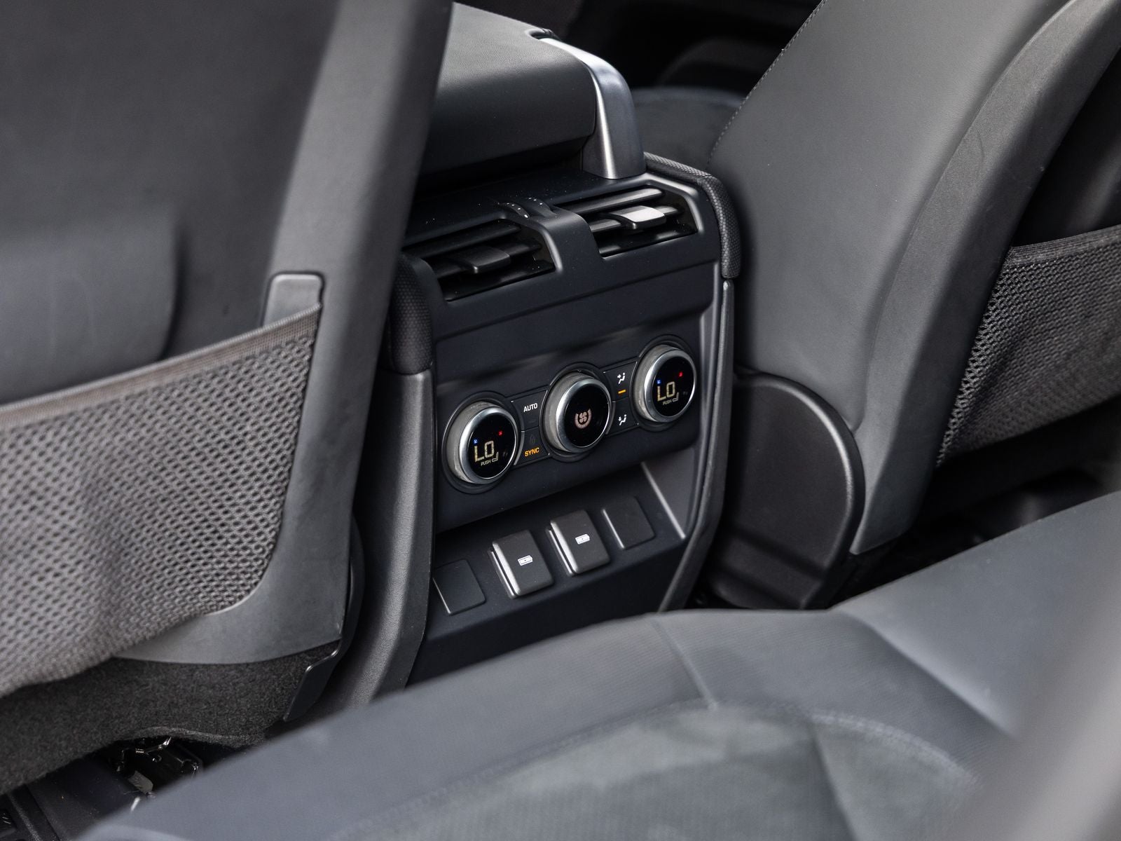 2023 Land Rover Defender 110 V8