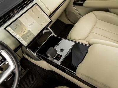 2025 Land Rover Range Rover SE