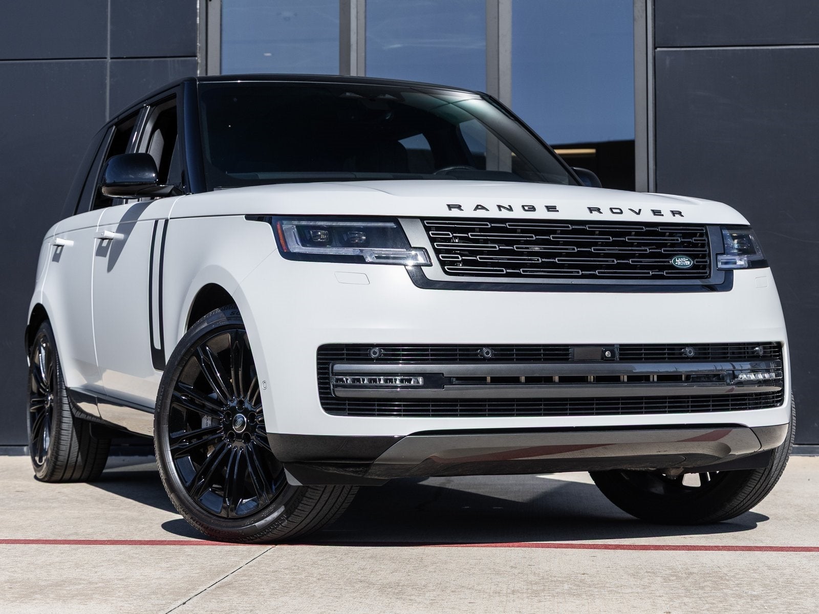 2025 Land Rover Range Rover SE