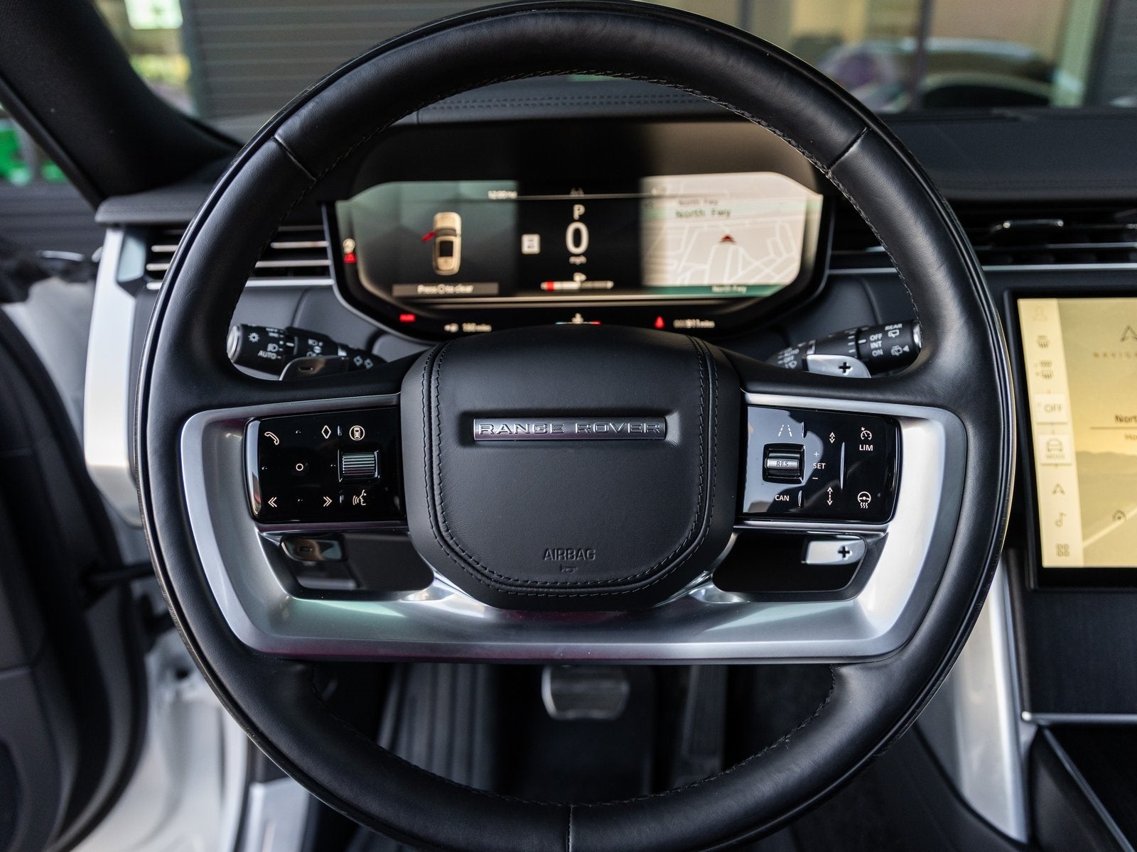 2025 Land Rover Range Rover SE