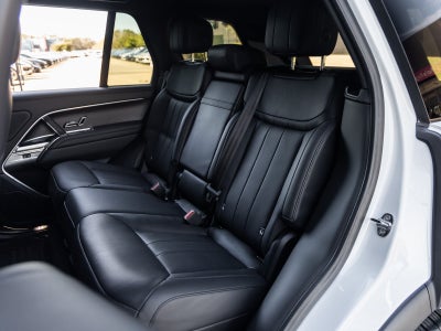 2025 Land Rover Range Rover SE