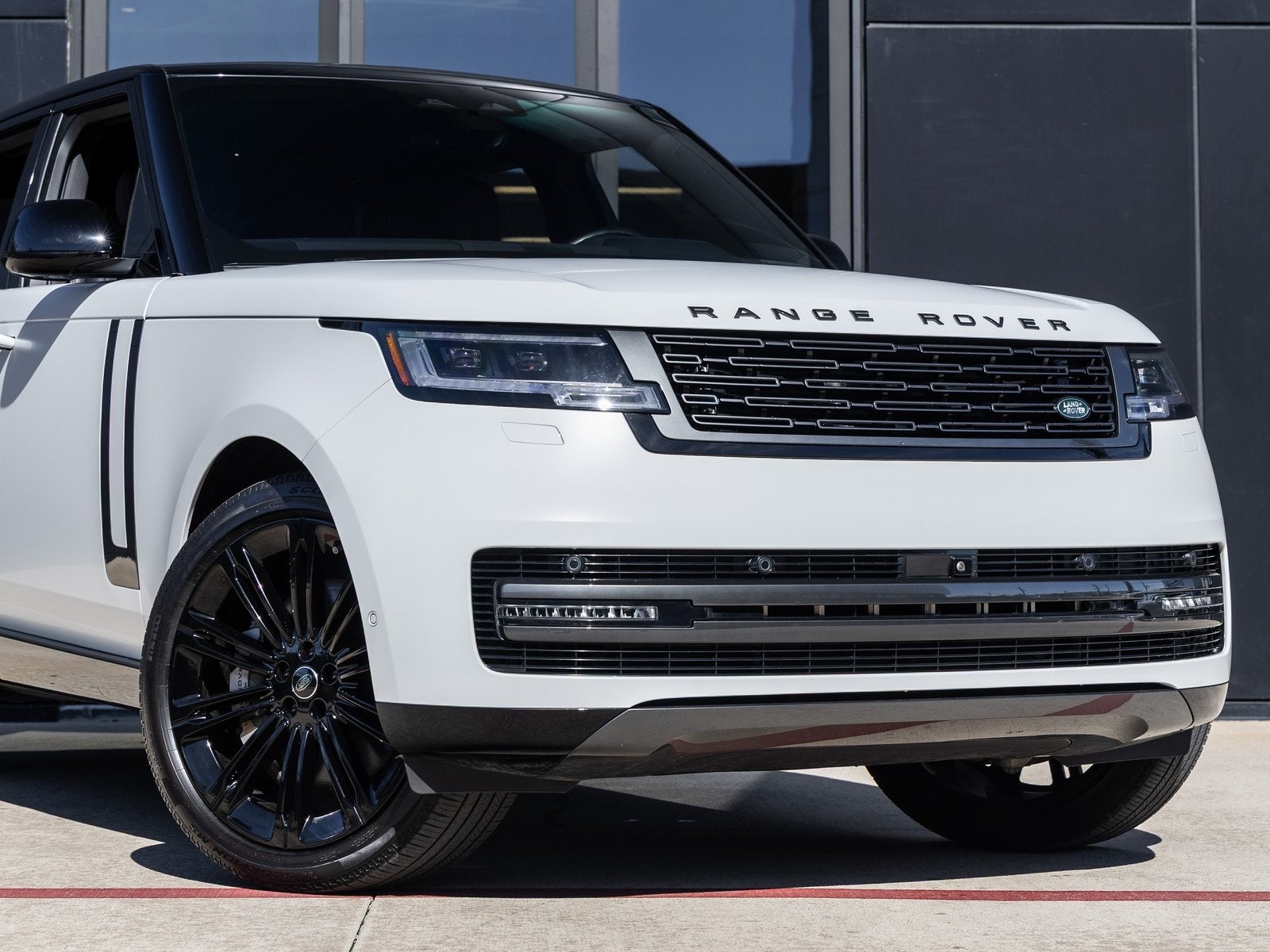2025 Land Rover Range Rover SE