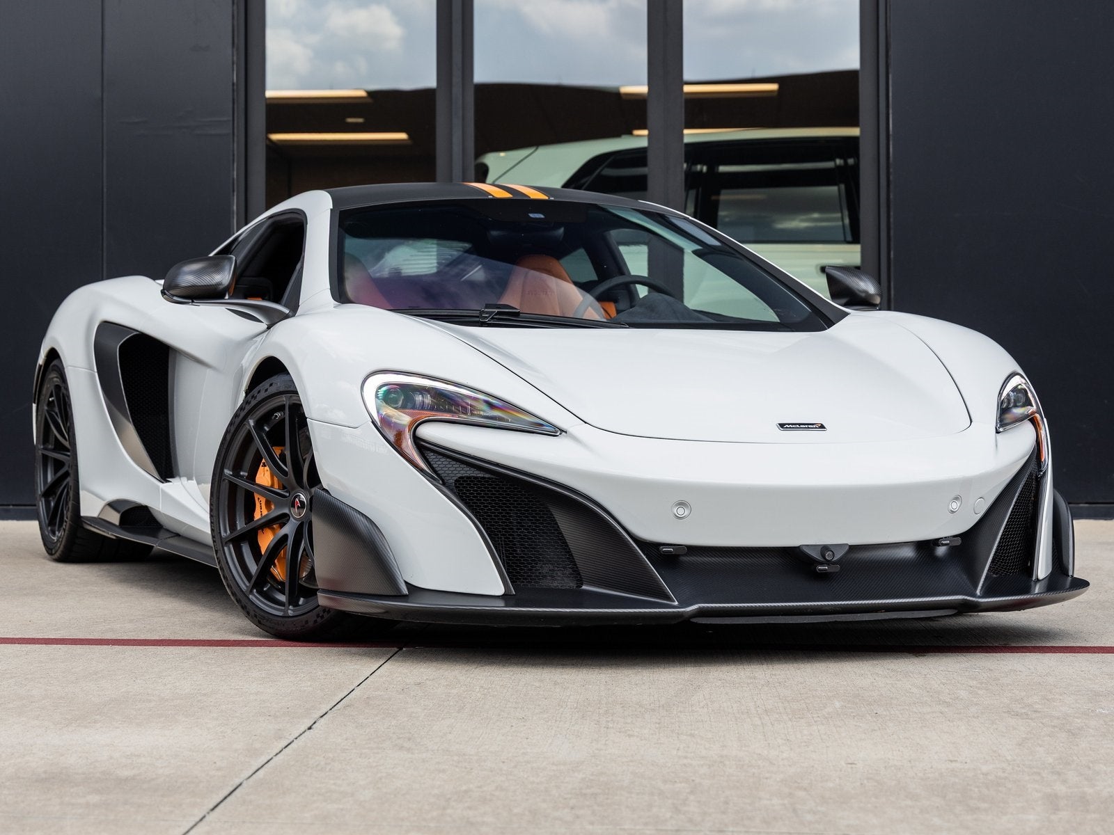 2016 McLaren 675LT Base