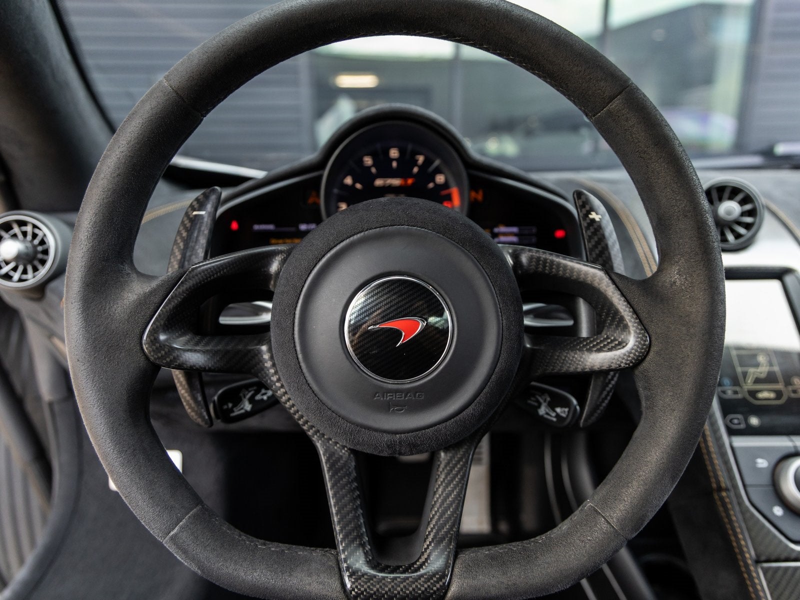 2016 McLaren 675LT Base