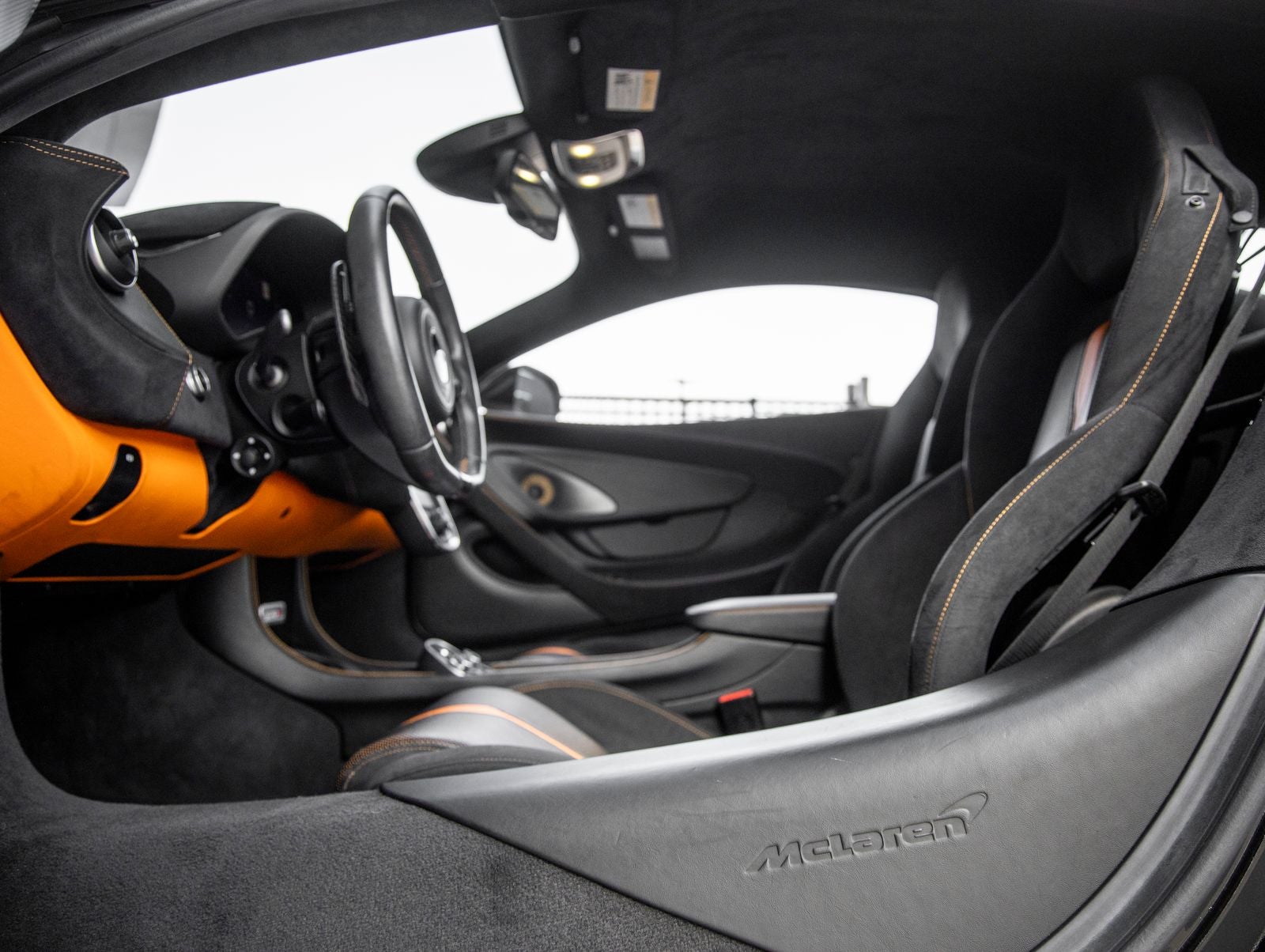 2016 McLaren 570S Base