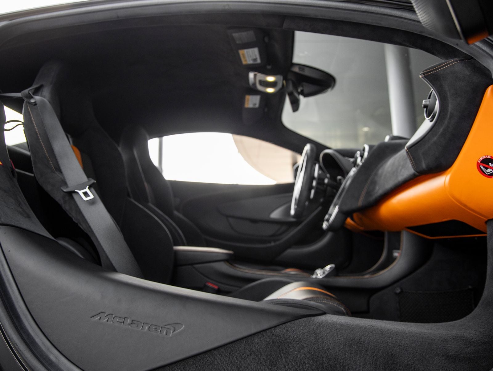 2016 McLaren 570S Base