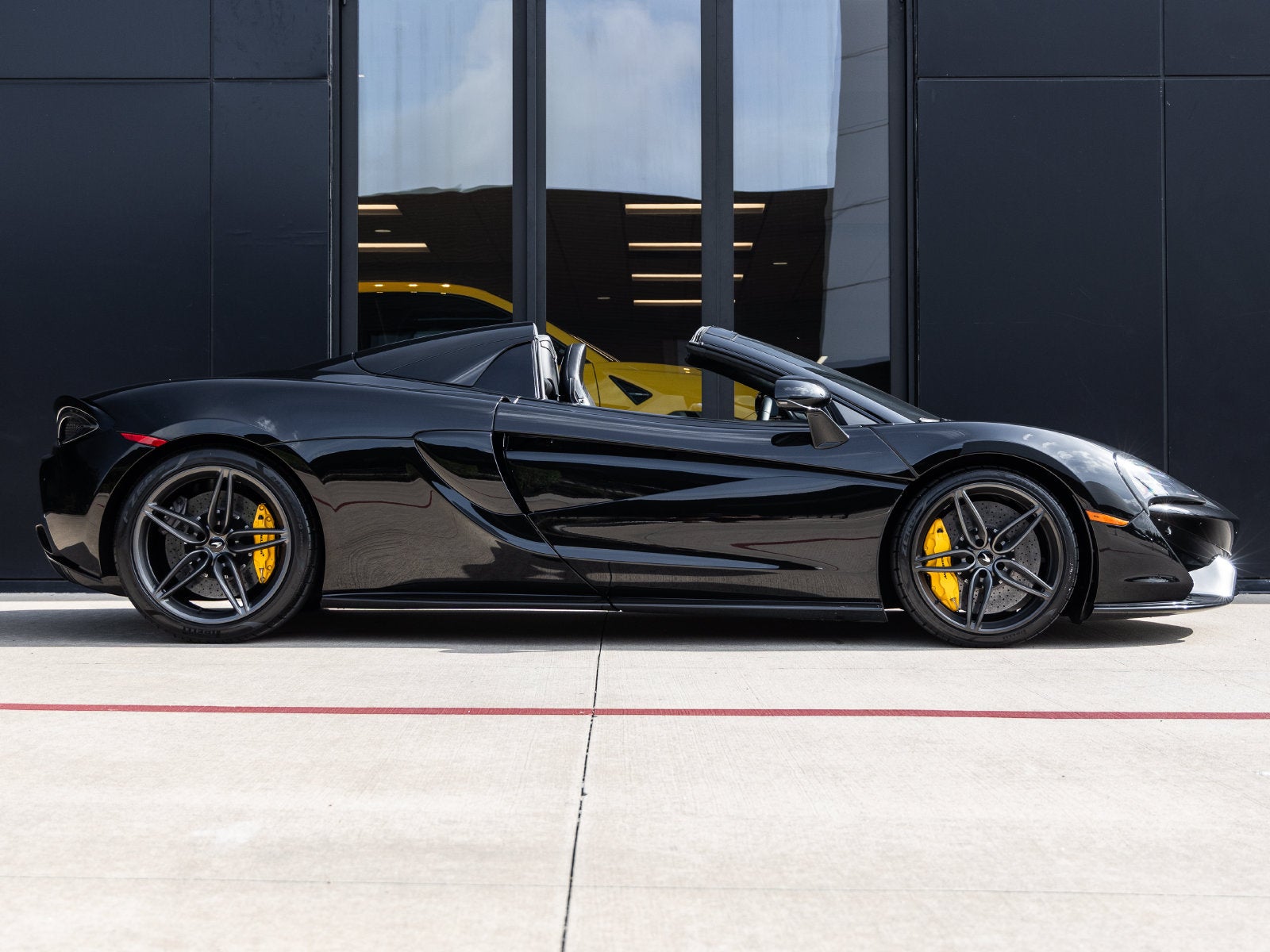 2020 McLaren 570S Base