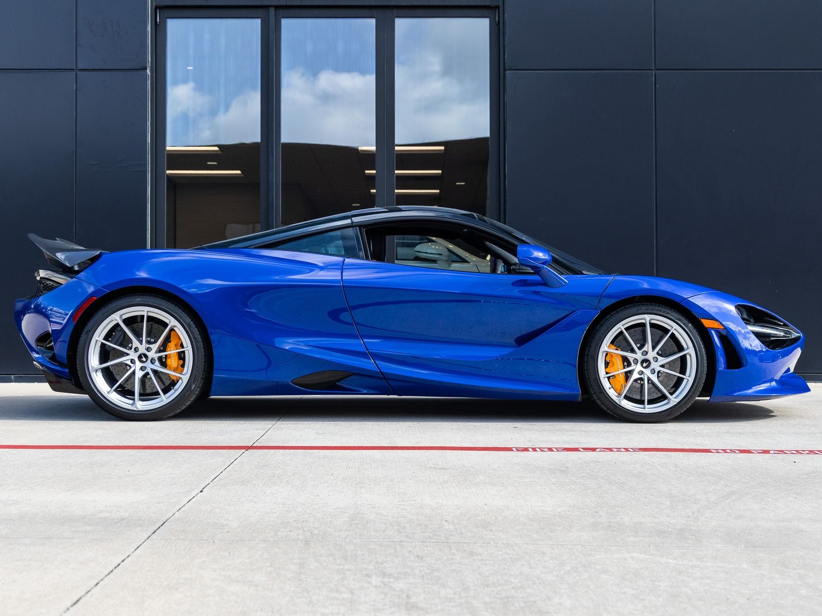 2026 McLaren 750S Base