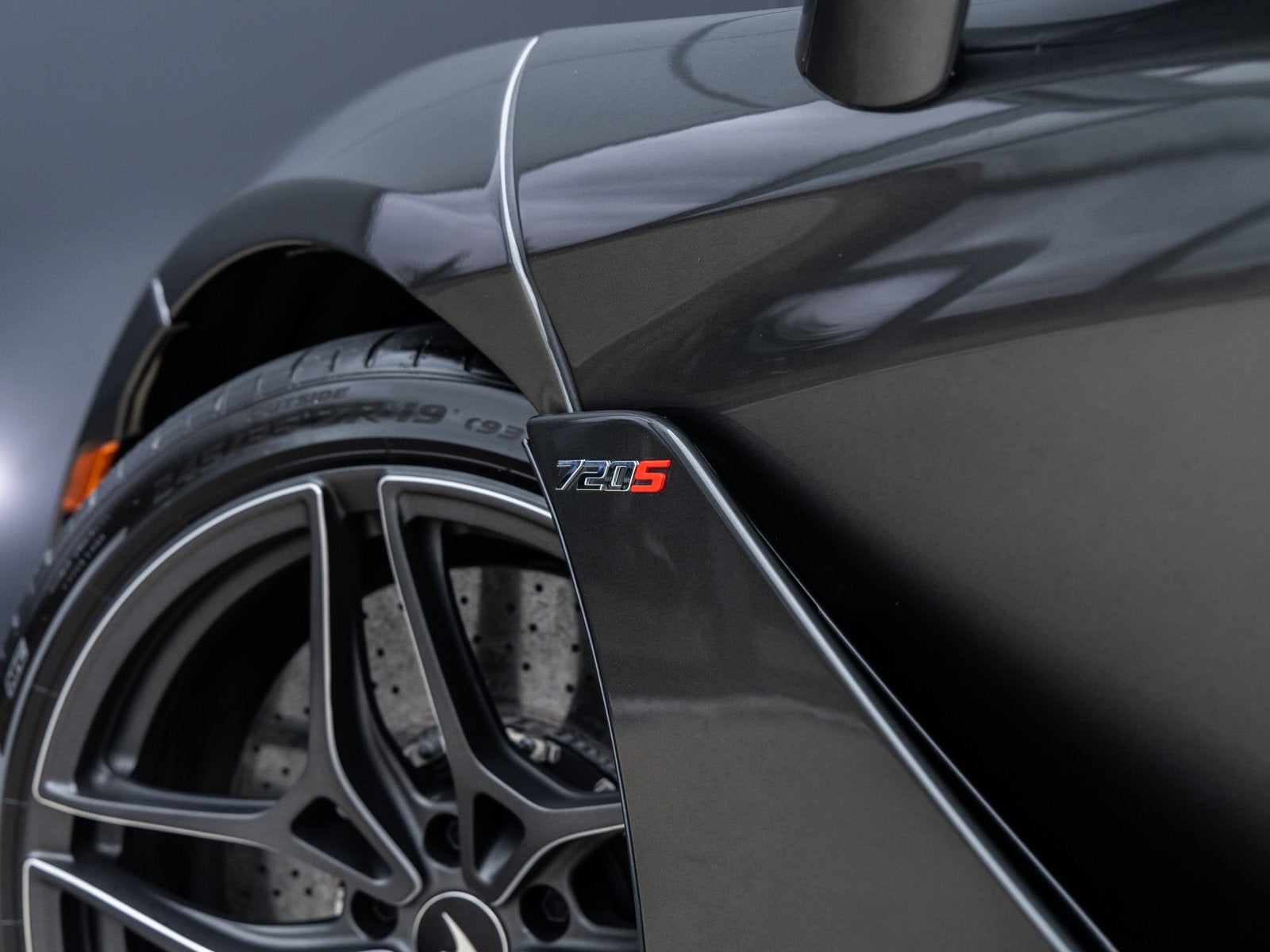 2019 McLaren 720S Base