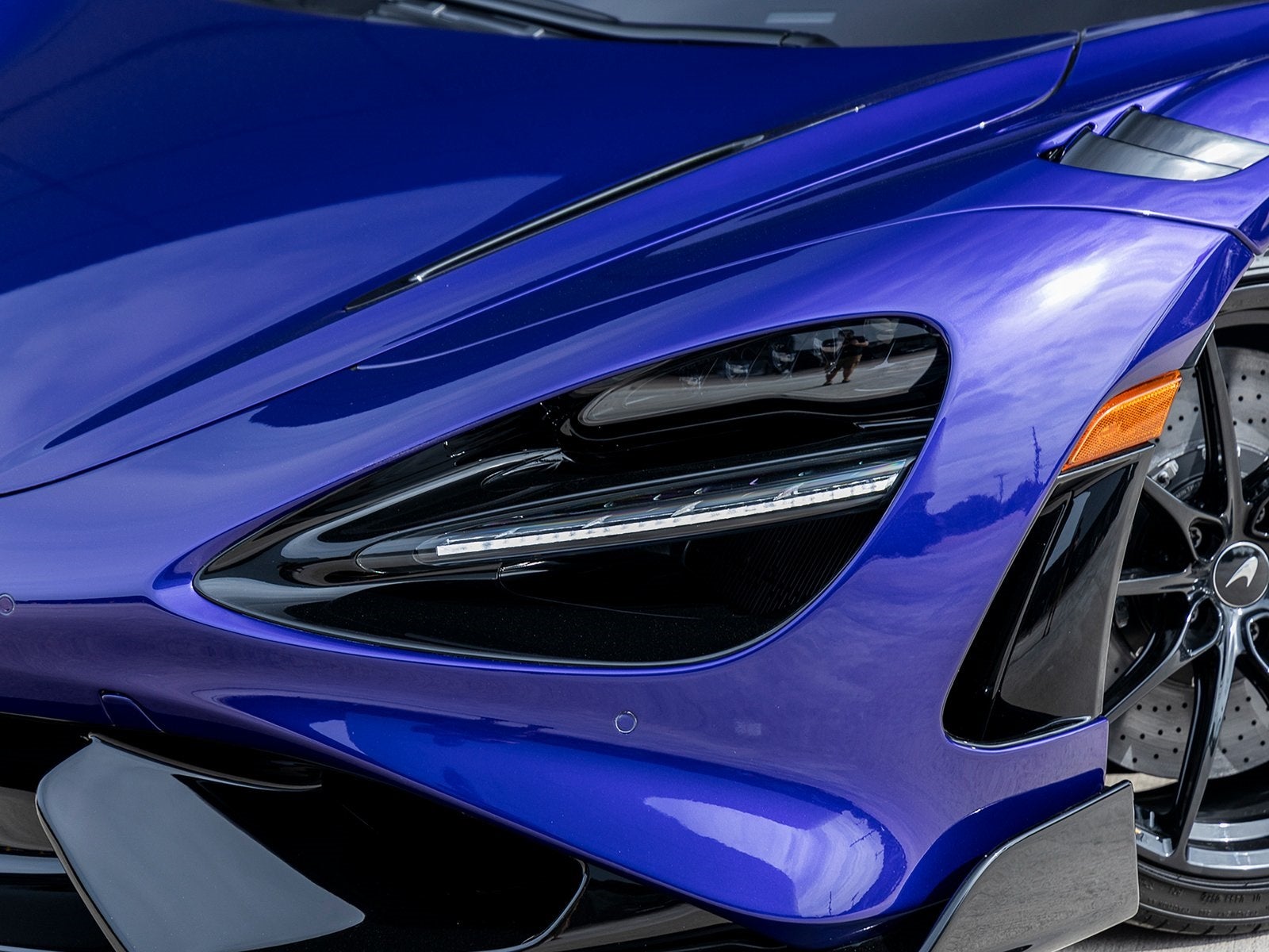 2022 McLaren 765LT Base