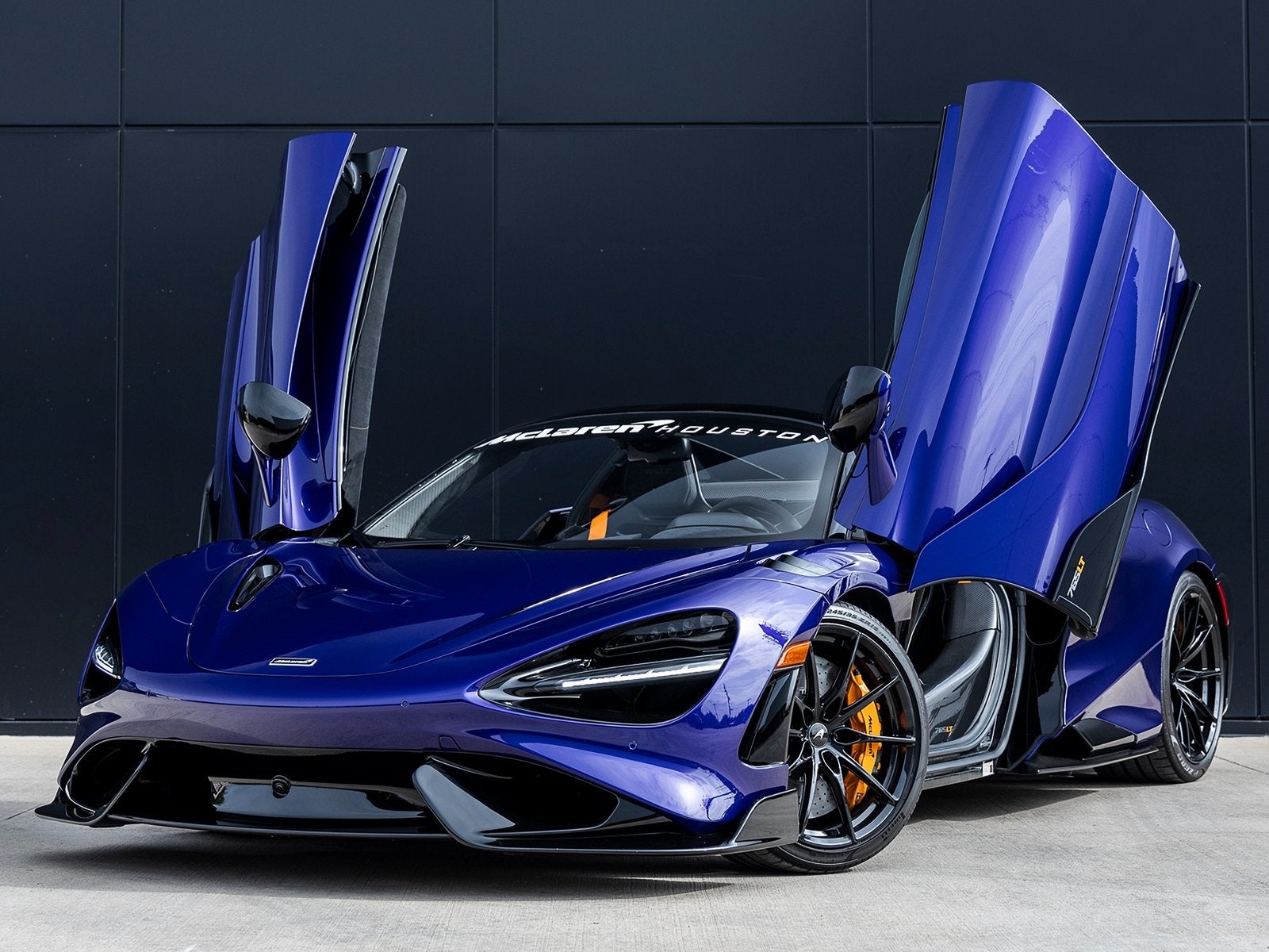 2022 McLaren 765LT Base