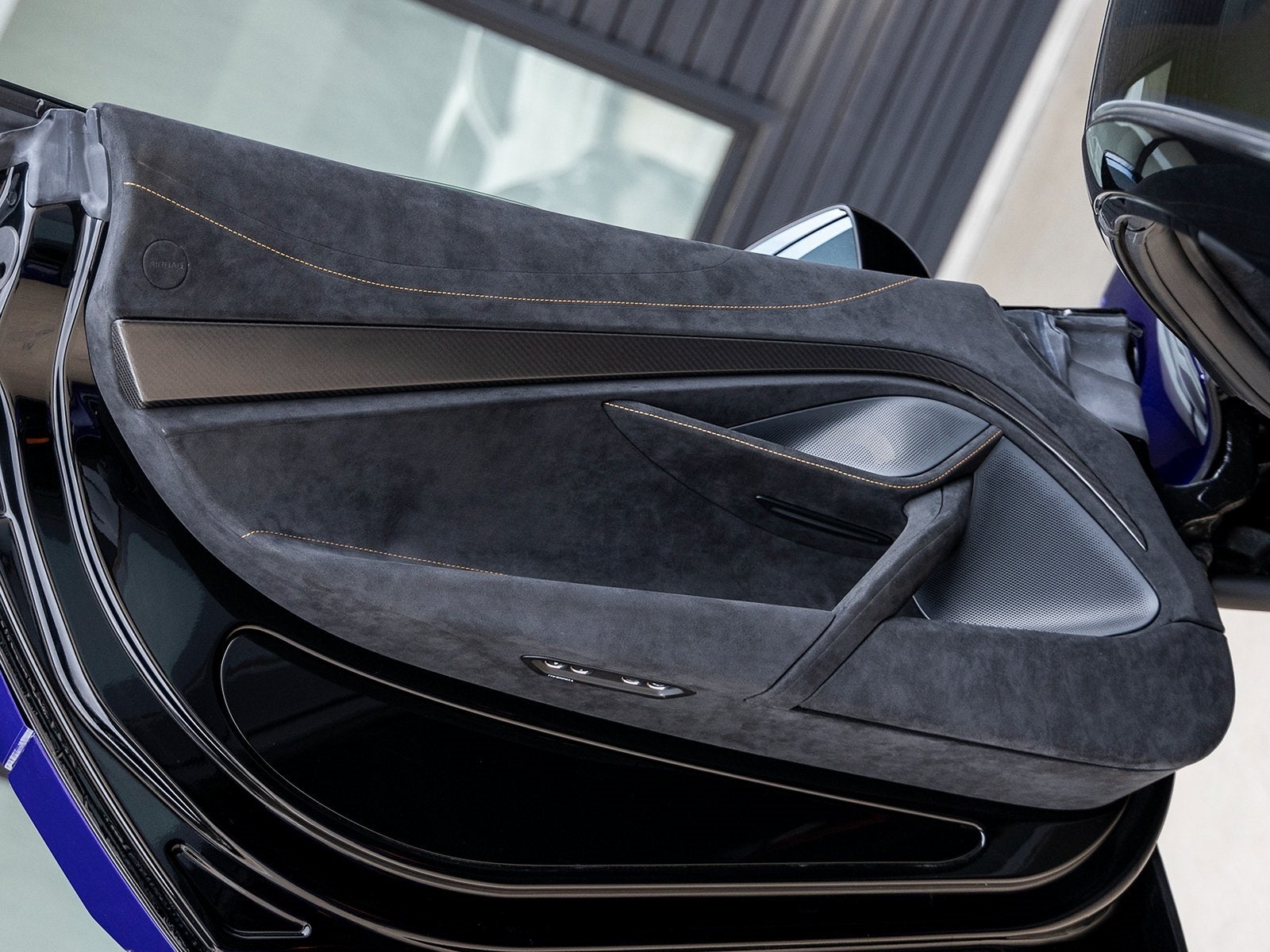 2022 McLaren 765LT Base