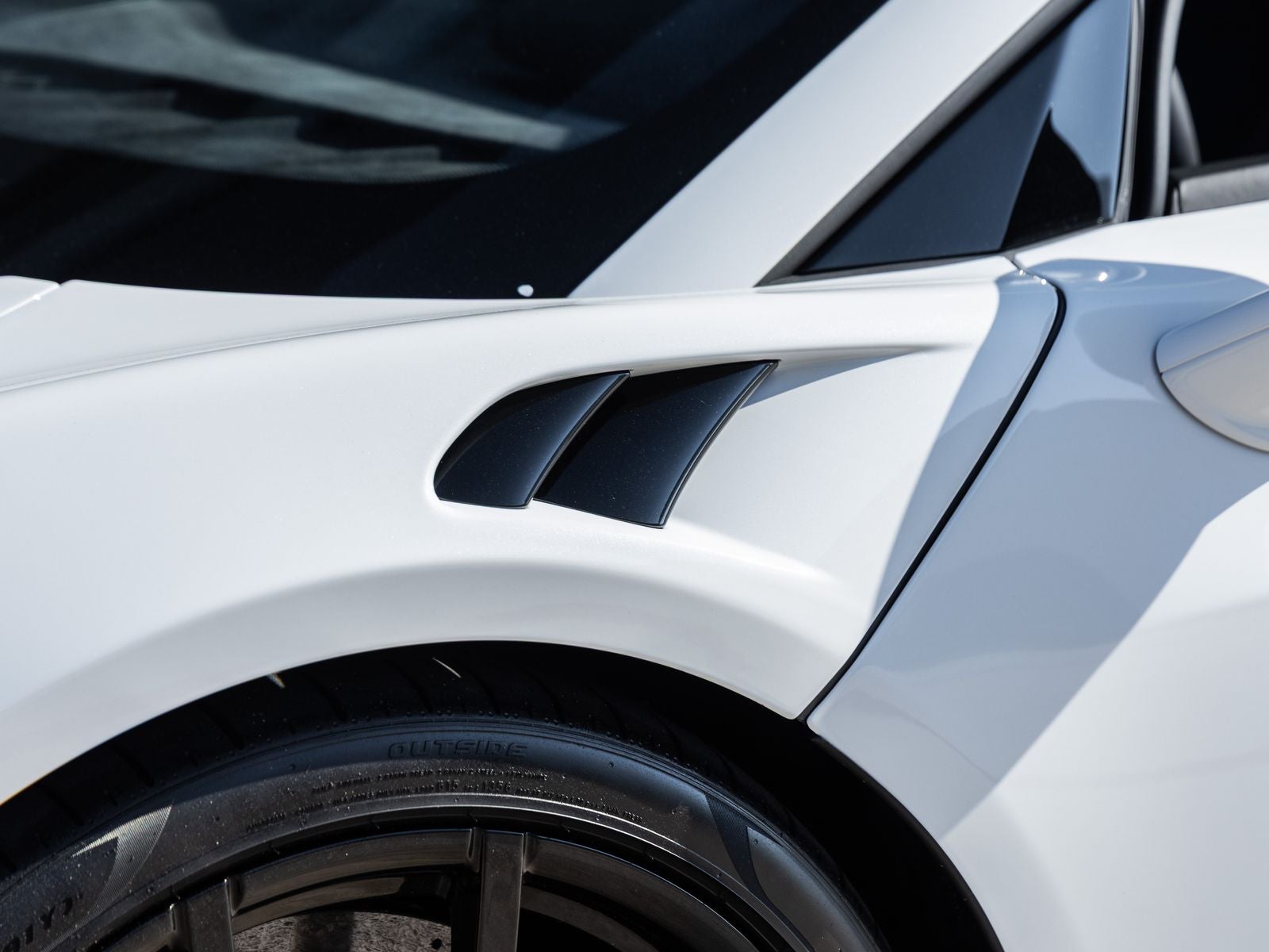 2024 McLaren Artura Base