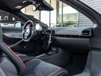 2024 McLaren Artura Base