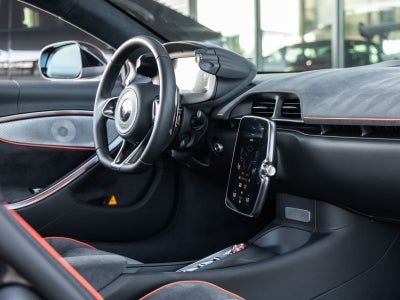 2024 McLaren Artura Base