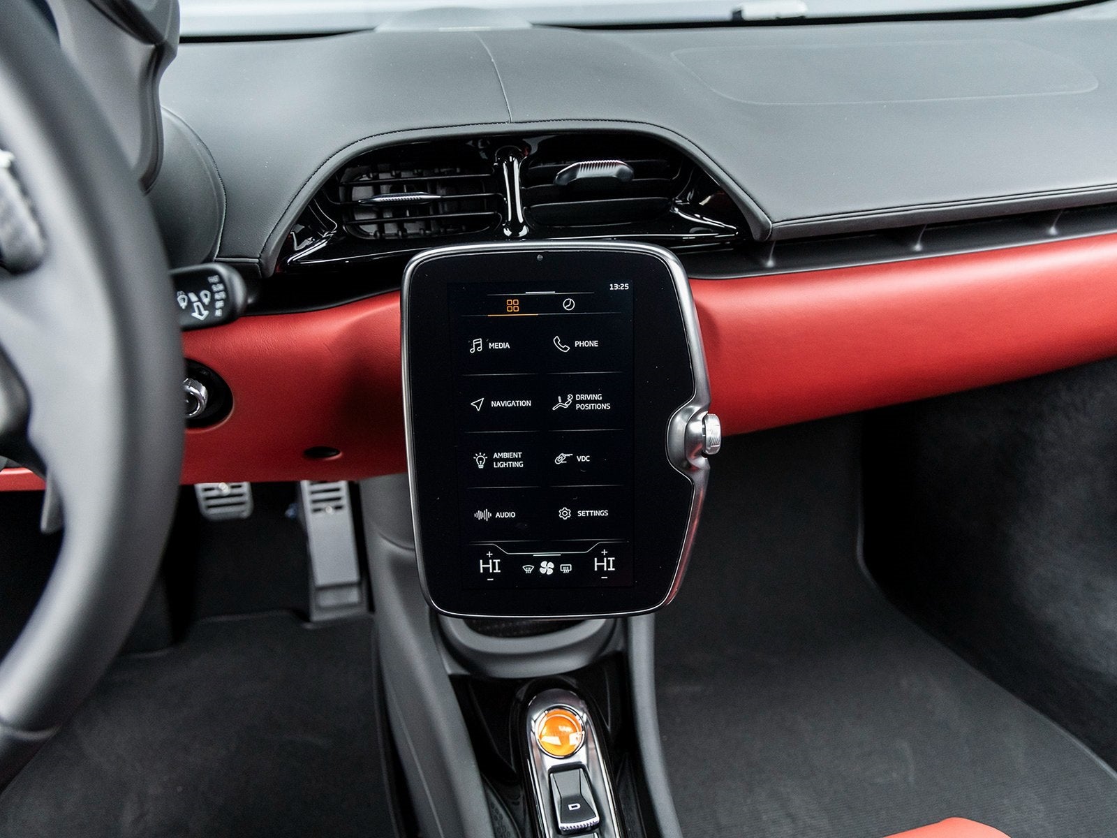 2025 McLaren Artura TechLux