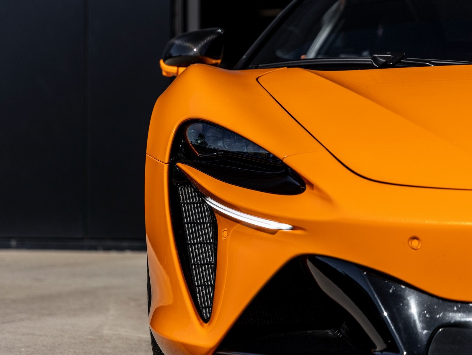 2023 McLaren Artura Base