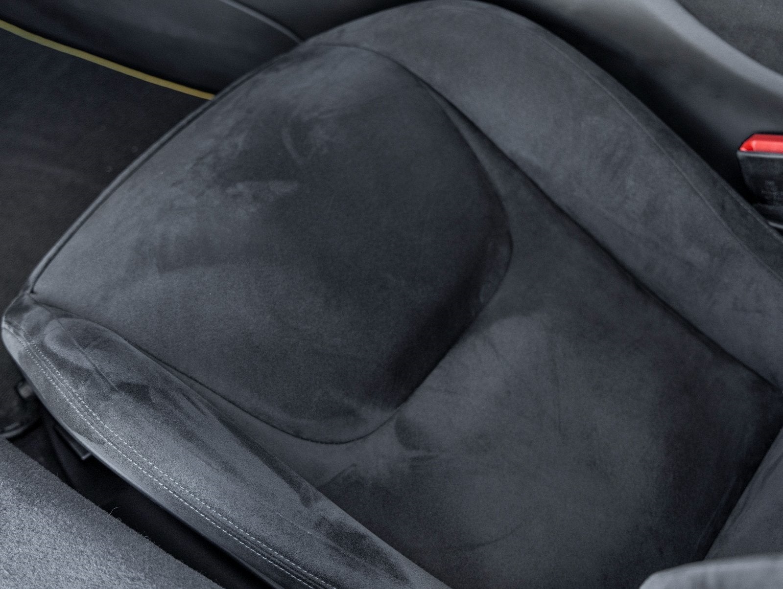 2023 McLaren Artura Base