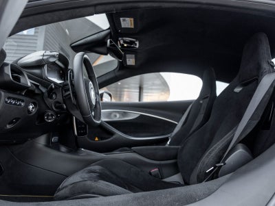 2023 McLaren Artura Base