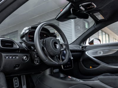 2023 McLaren Artura Base