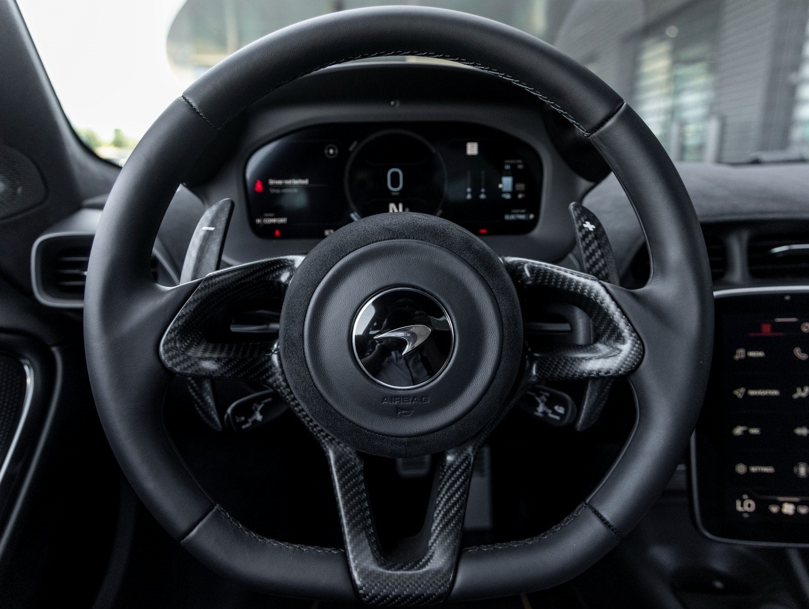 2023 McLaren Artura Base