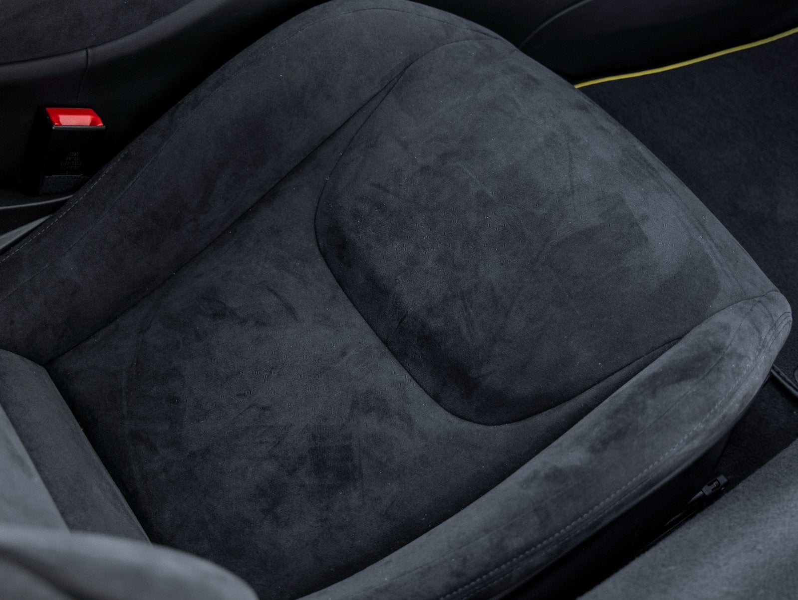 2023 McLaren Artura Base