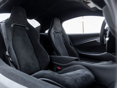 2023 McLaren Artura Base