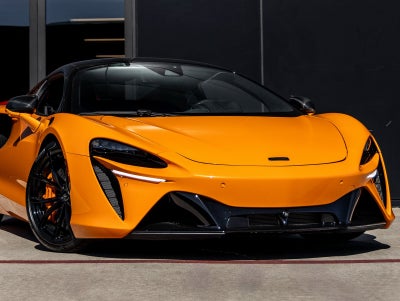 2023 McLaren Artura Base