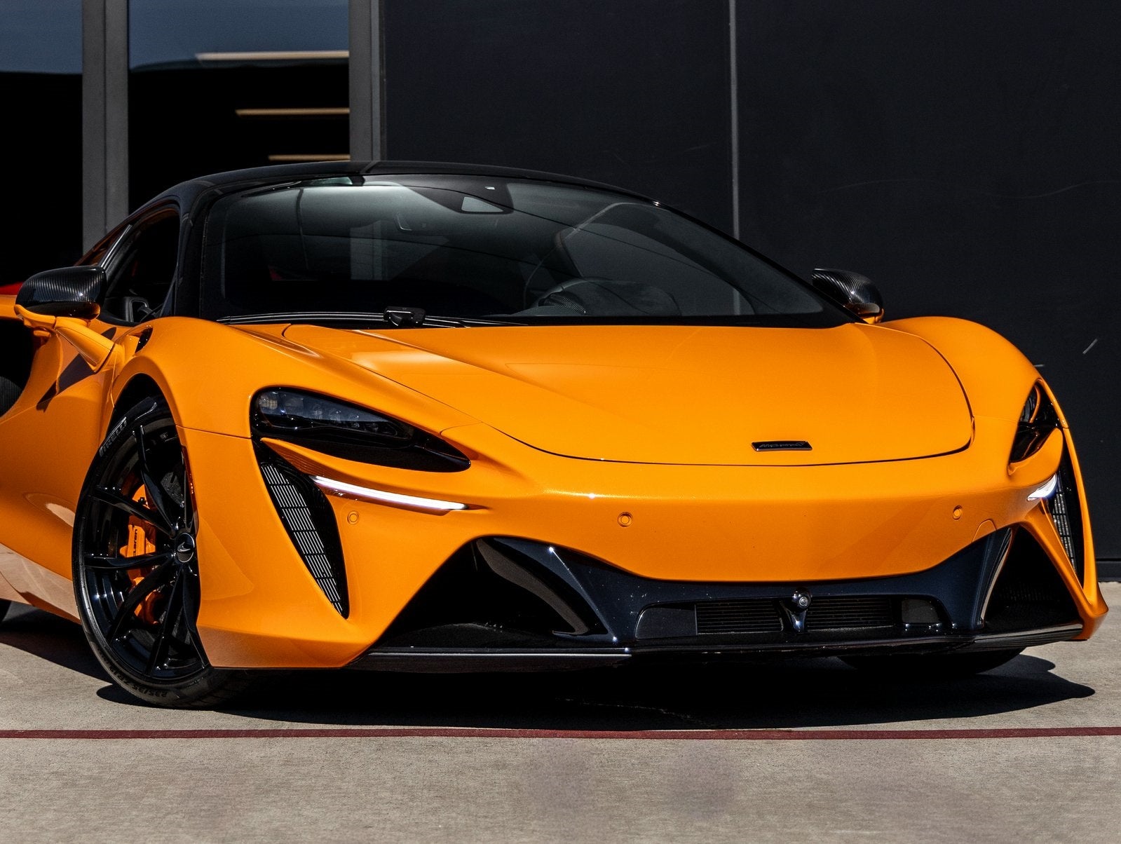 2023 McLaren Artura Base