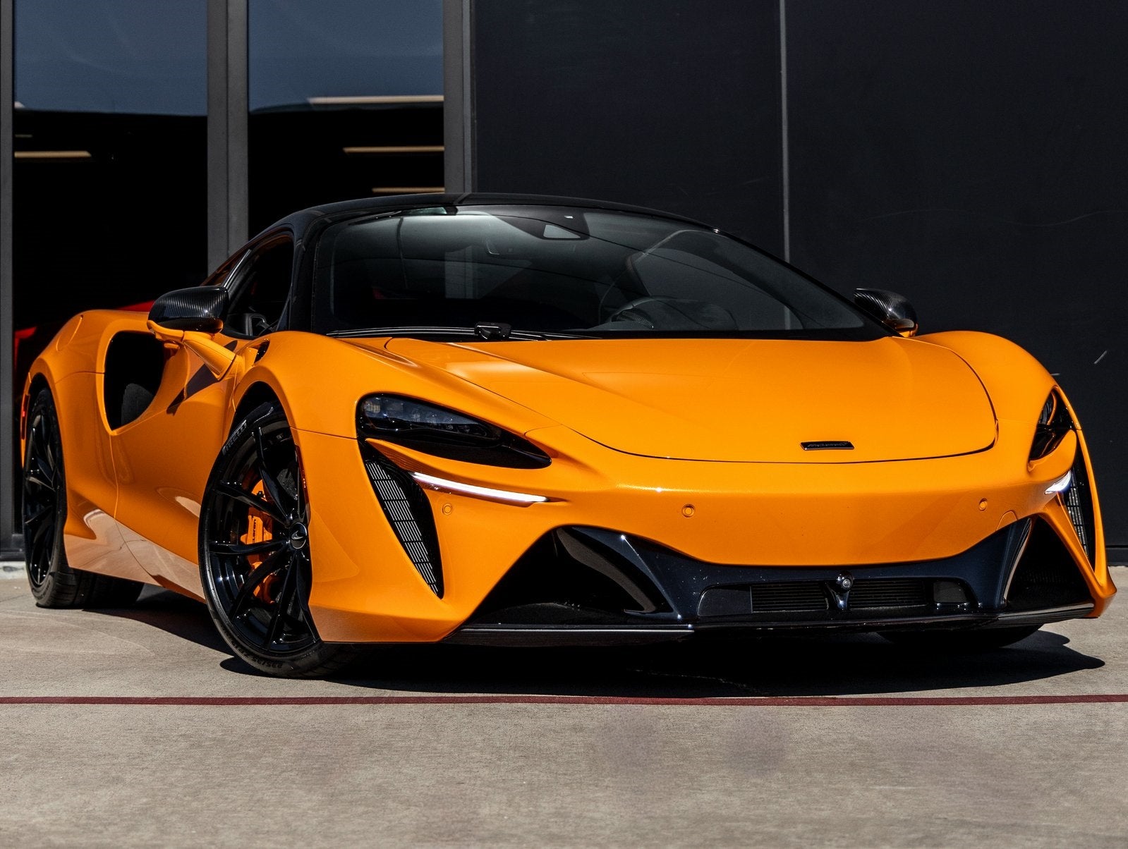 2023 McLaren Artura Base