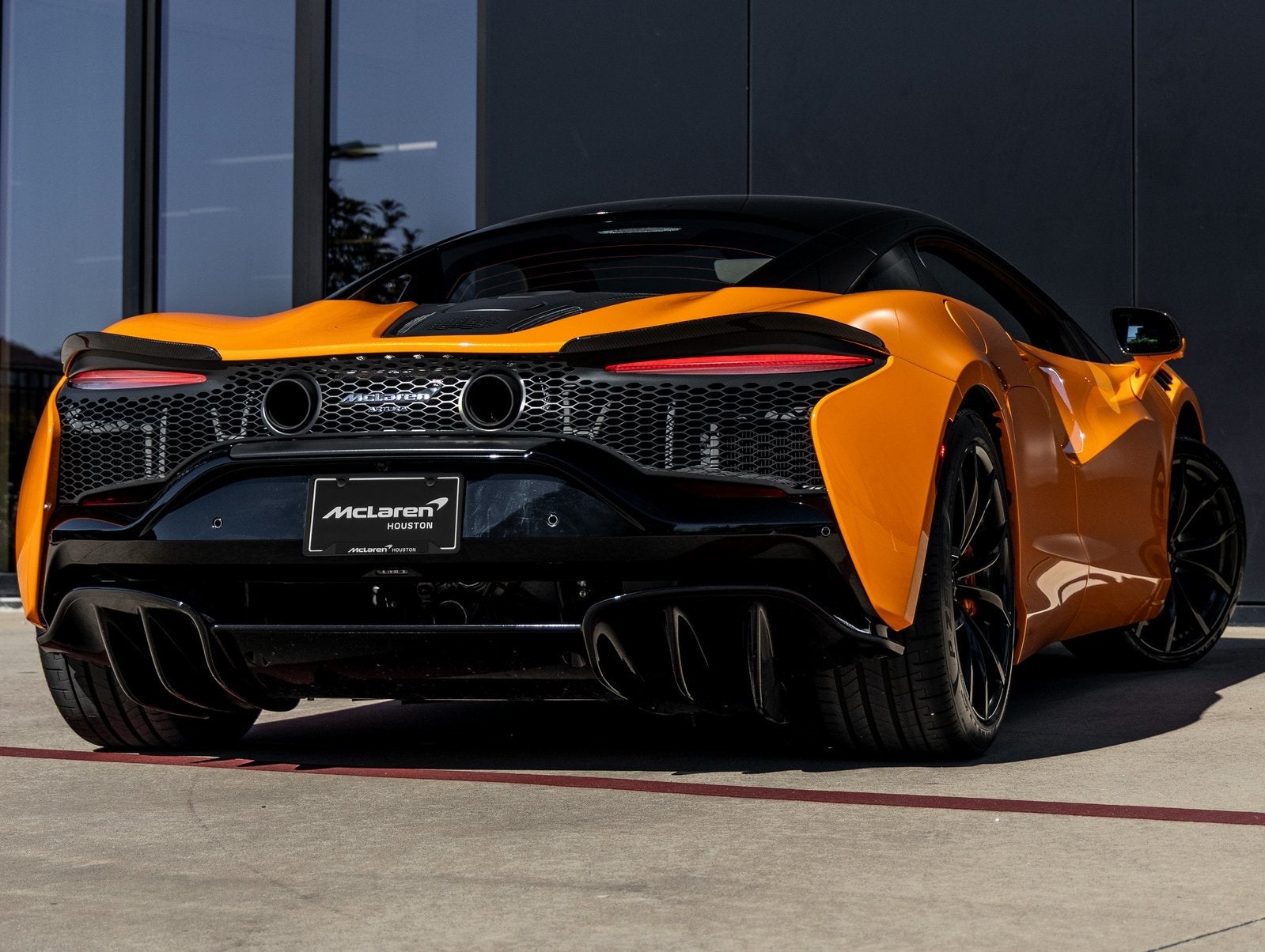 2023 McLaren Artura Base