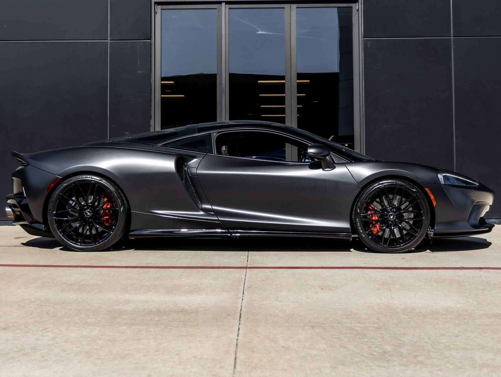 2022 McLaren GT Base