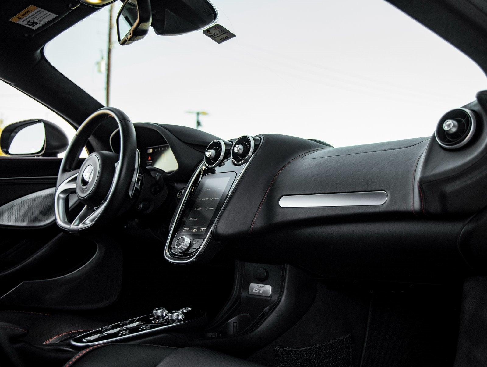 2022 McLaren GT Base