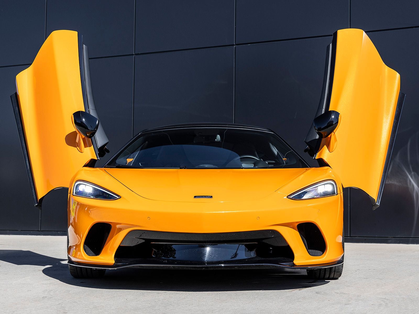 2021 McLaren GT Base
