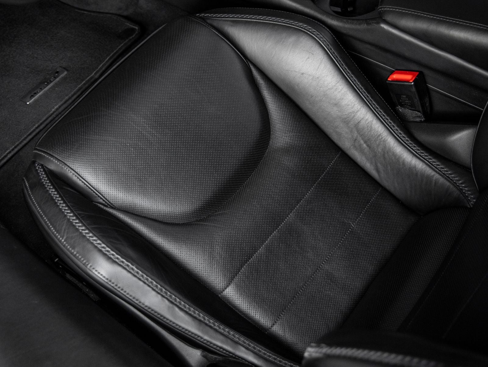 2022 McLaren GT Base