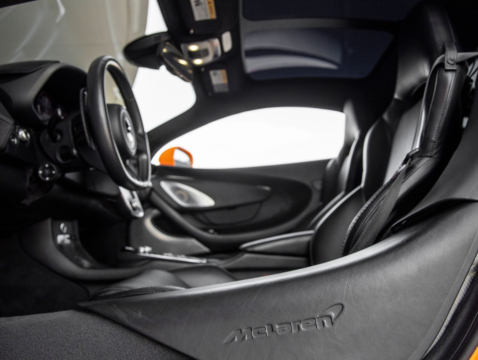2022 McLaren GT Base