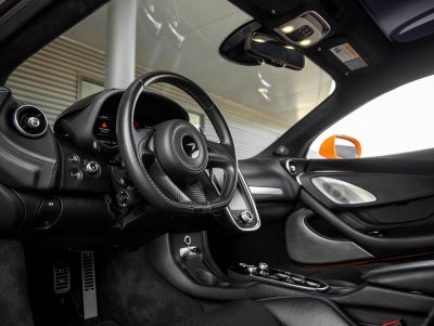 2022 McLaren GT Base