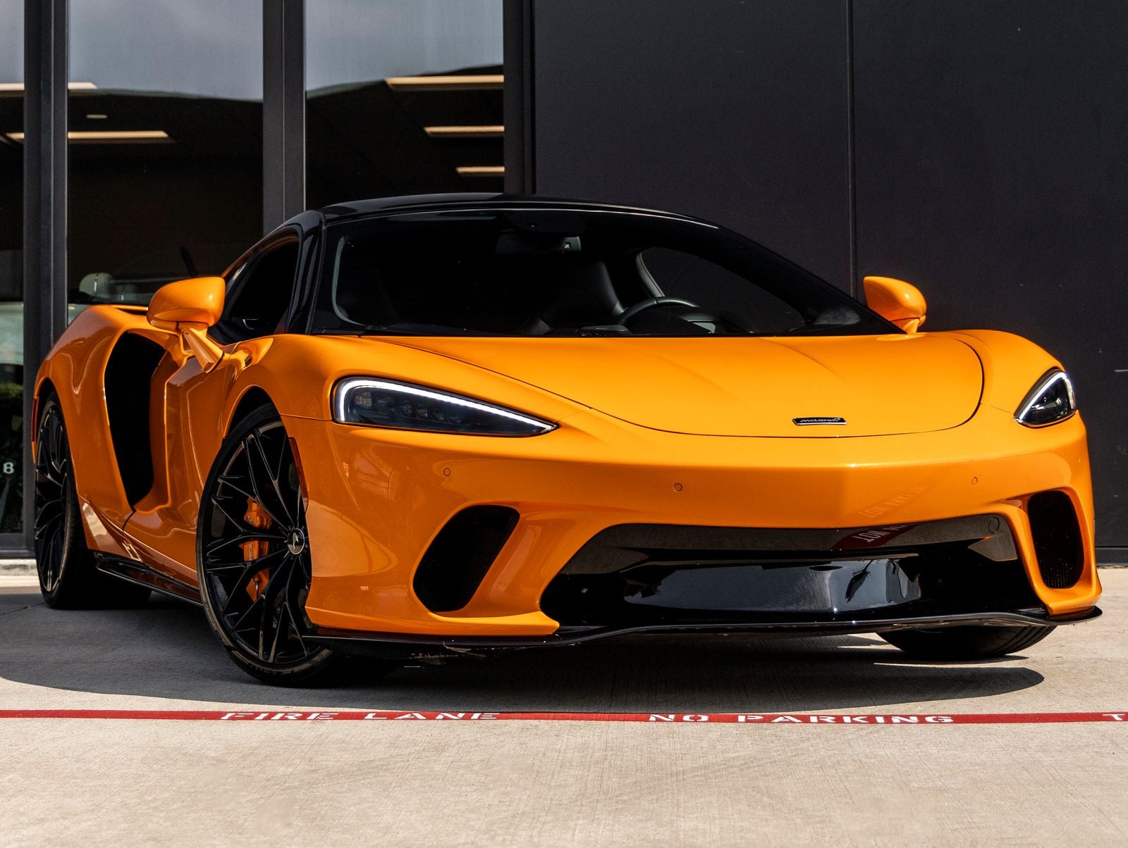 2022 McLaren GT Base
