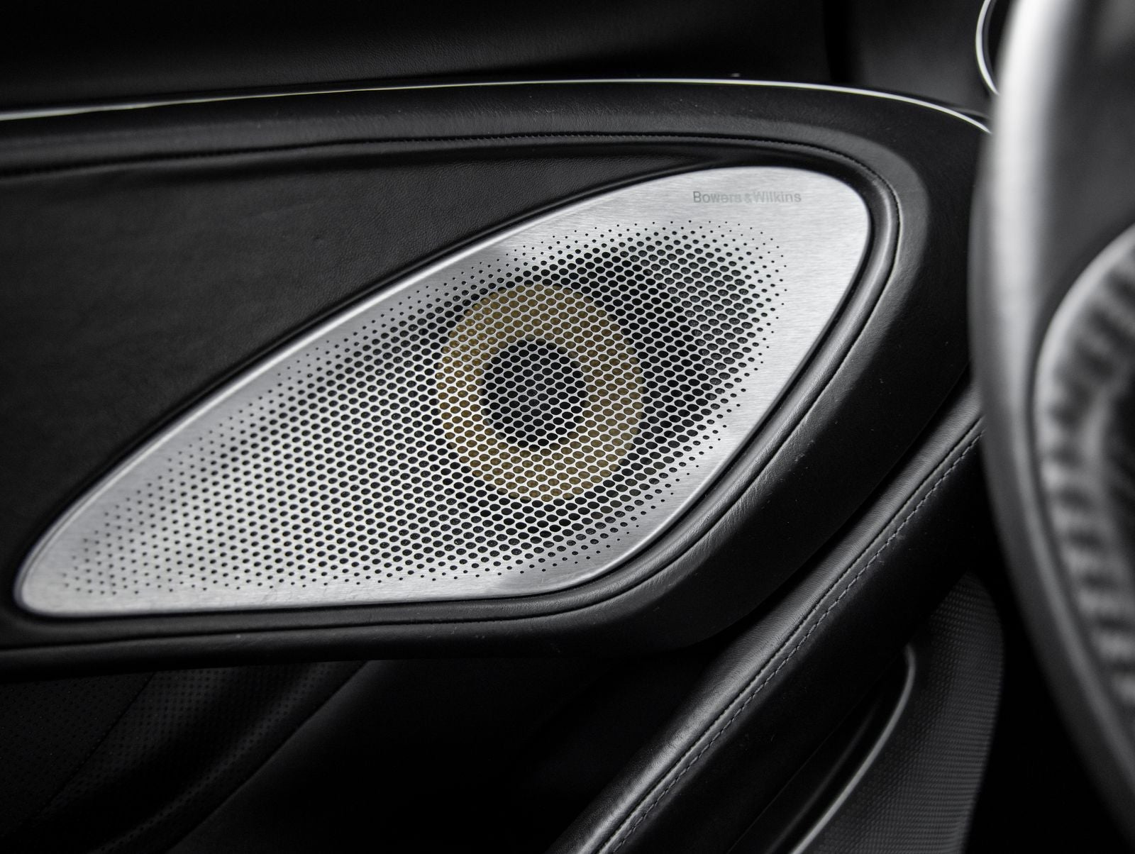 2022 McLaren GT Base