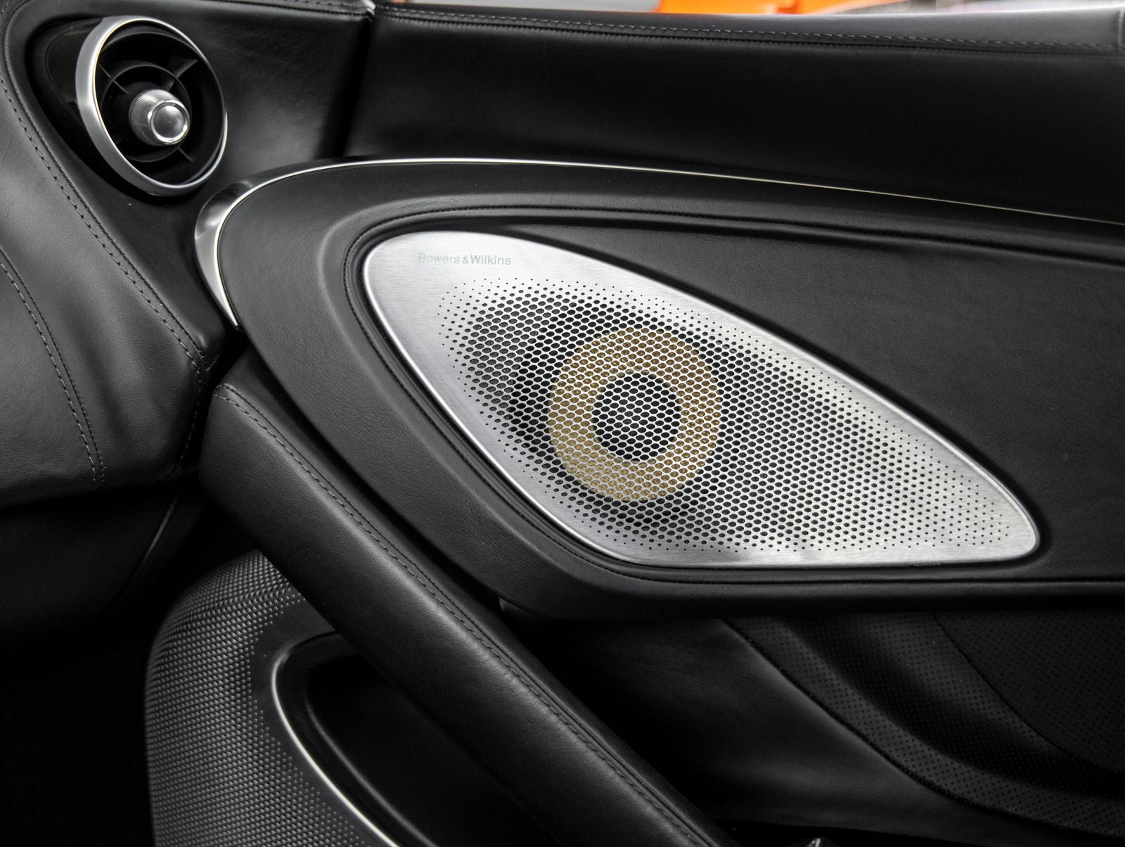 2022 McLaren GT Base