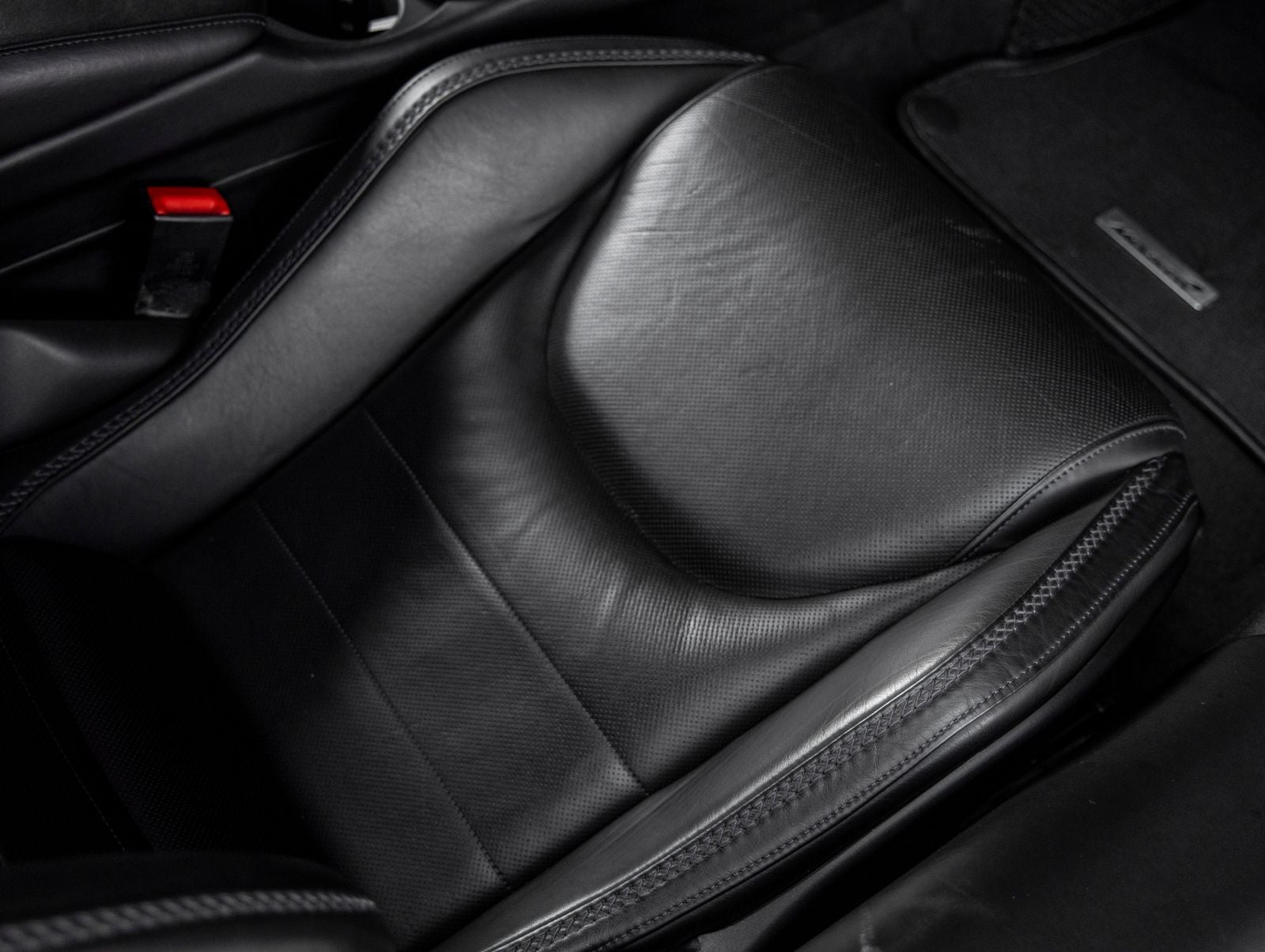 2022 McLaren GT Base