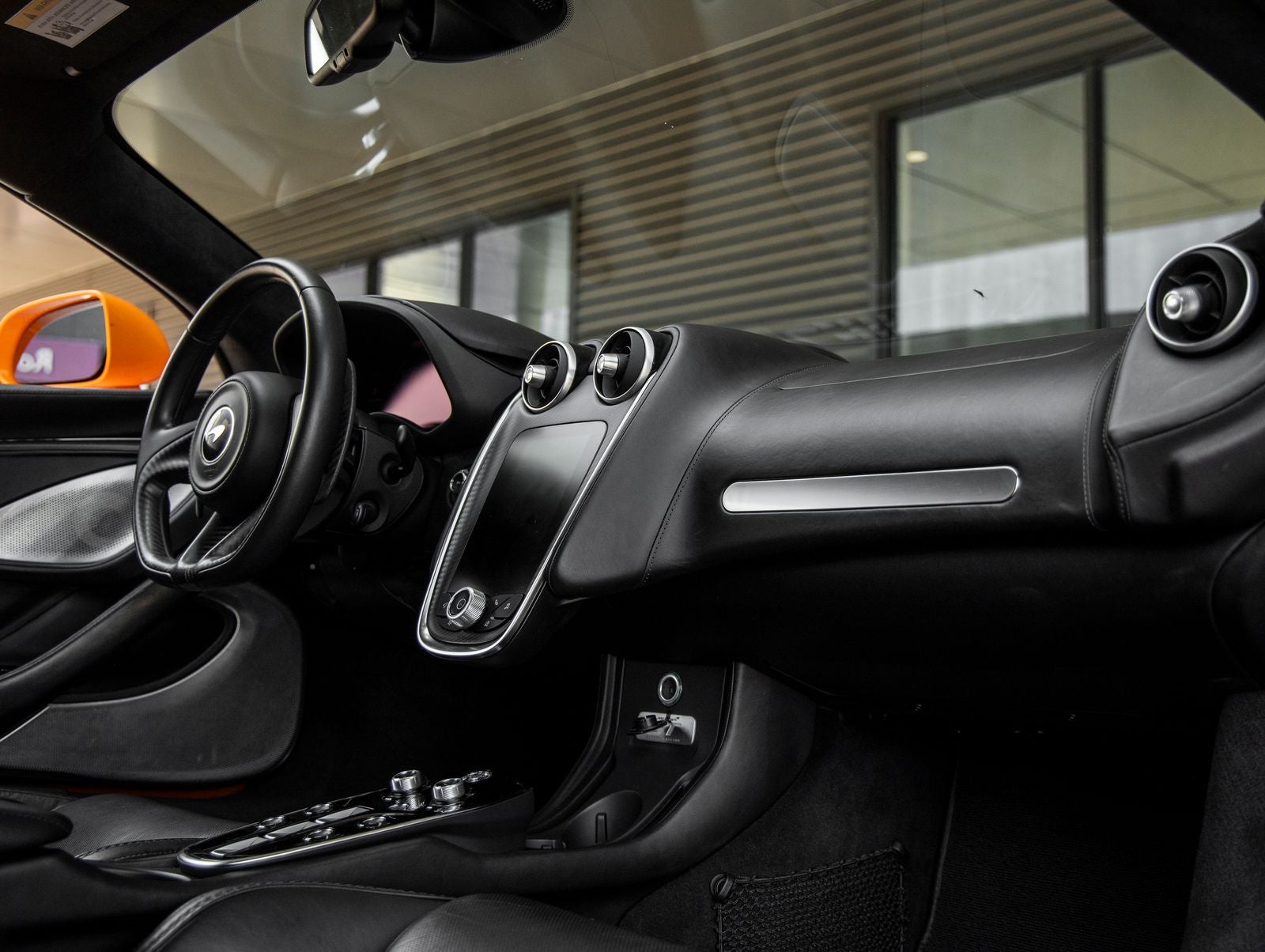 2022 McLaren GT Base