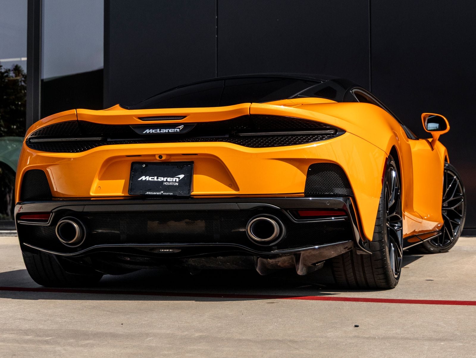 2022 McLaren GT Base