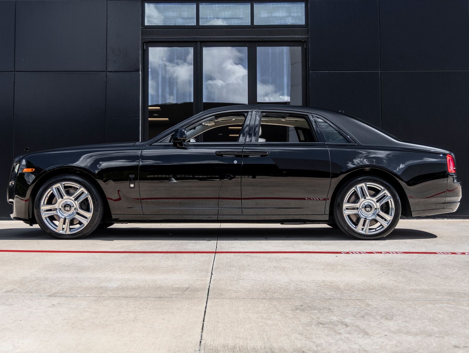 2015 Rolls-Royce Ghost Base