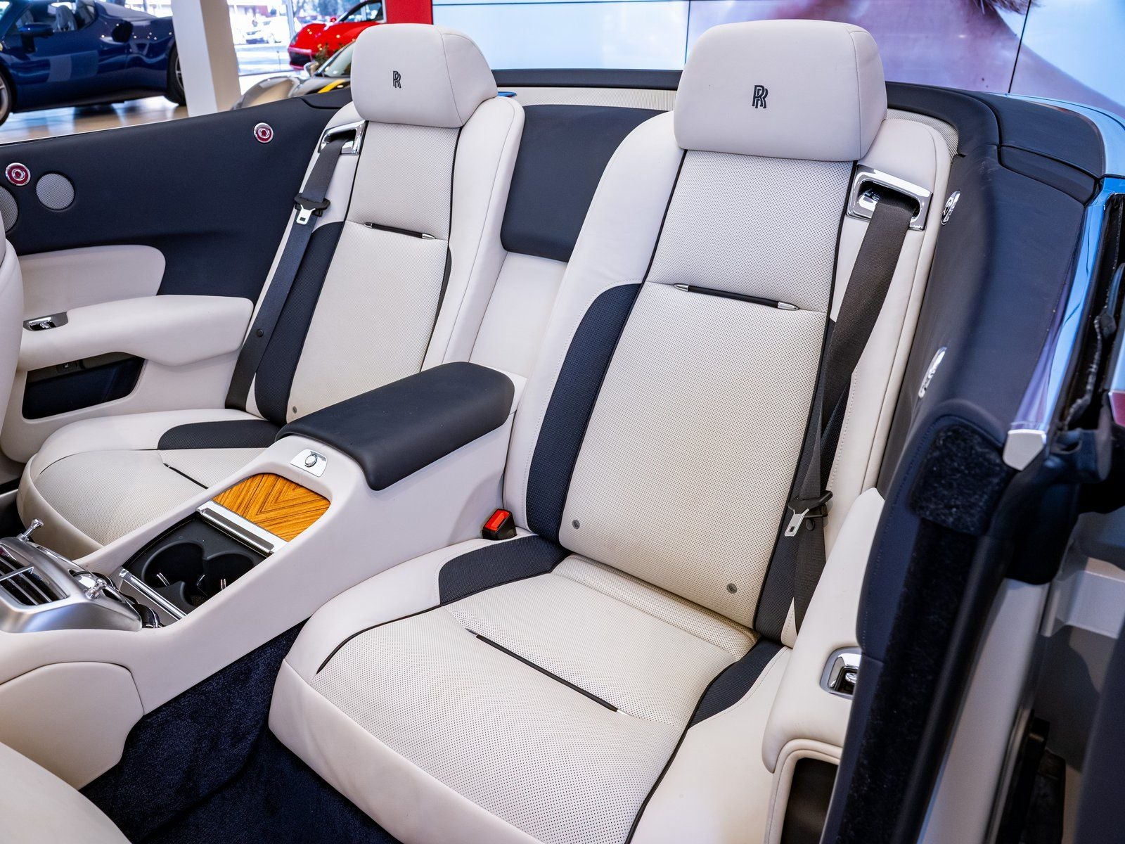 2018 Rolls-Royce Dawn Base