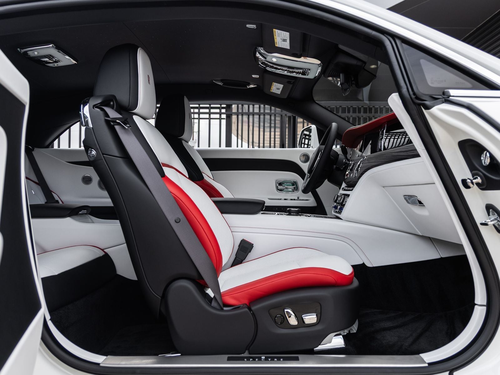2026 Rolls-Royce Spectre 