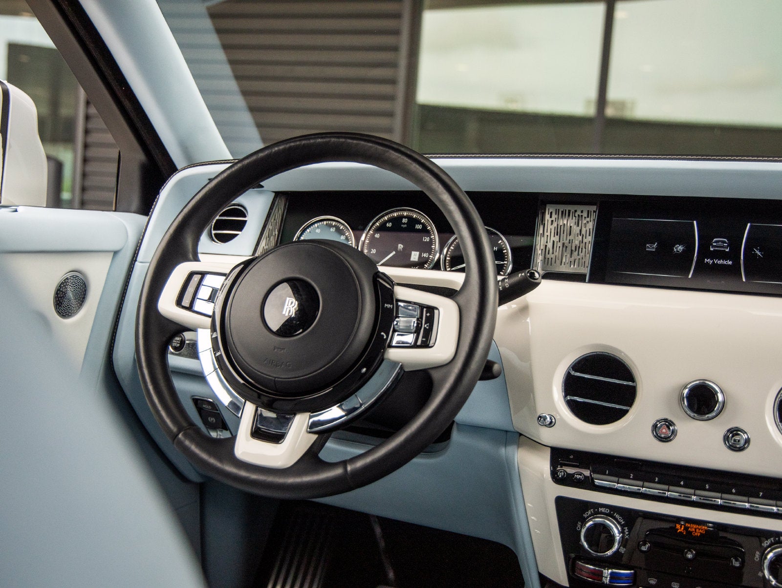 2023 Rolls-Royce Phantom Base